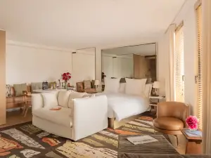 SAX Paris, LXR Hotels & Resorts