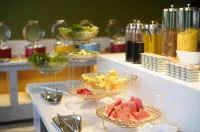Yumen Lido Hotel (High-Speed Railway Station Times Square Branch) - Wifi
