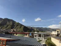 Xiahe Zhaxi Yangqu Homestay - balcony