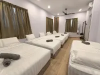 Melaka Hideaway Villa, KTV, BBQ, Arcade Games, Pool, 10min to JONKER WALK, KLEBANG BEACH - Homestays