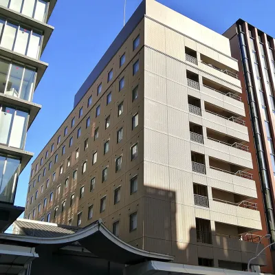 Toyoko Inn Kyoto Shijo-Karasuma Hoteles cerca de Estación de tren Karasuma