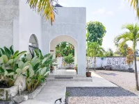 Urbanview Bumi Tirta Village Syariah - ที่มีที่จอดรถ