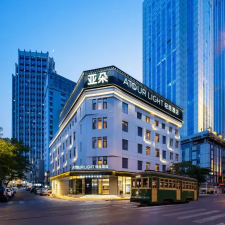 Dalian Zhongshan Square Renmin Road Light Hotel