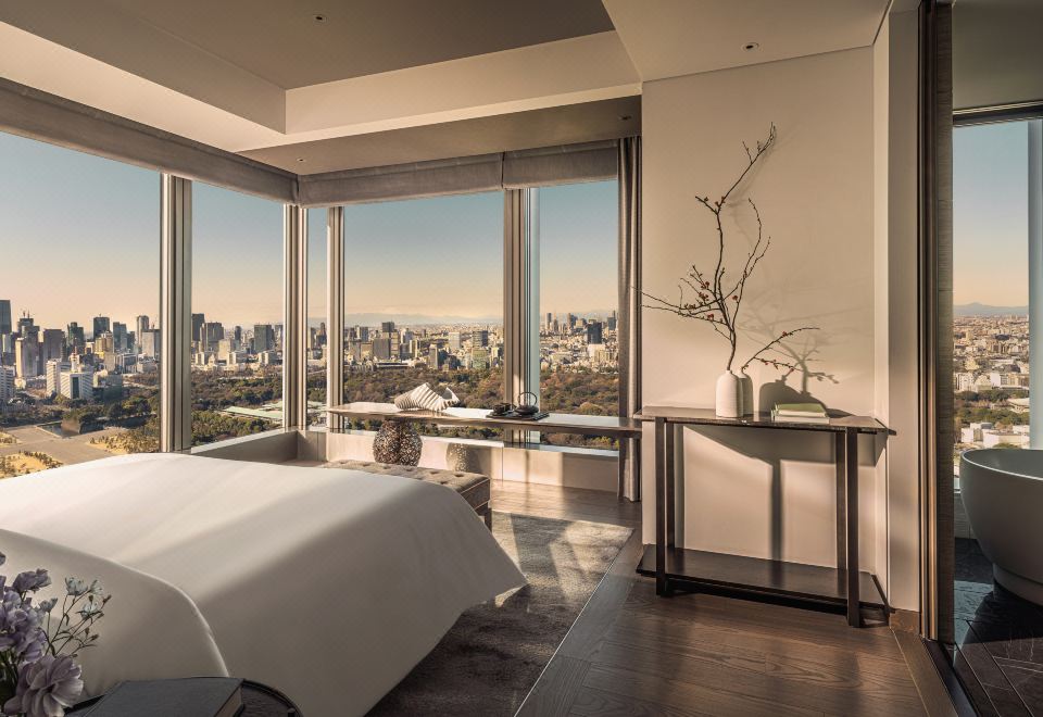 Four Seasons Hotel Tokyo at Otemachi — Provider reference image · room and view may differ