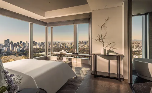 Four Seasons Hotel Tokyo at Otemachi - Luxury