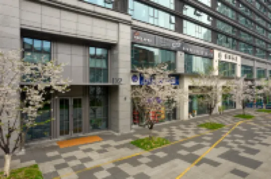 樸玥·巨幕美宿（浙大森林店）