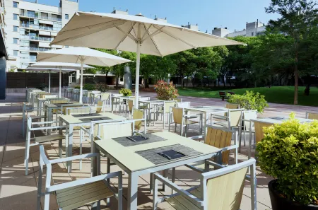 Catalonia Barcelona Beach Отели рядом с достопримечательностью «Парк Форум»