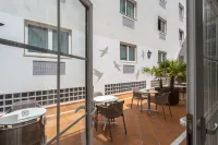 Monte Triana Sevilla Hotels in Camas