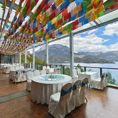 Silver Lake Island Hotel At Lugu Lake, Yunnan