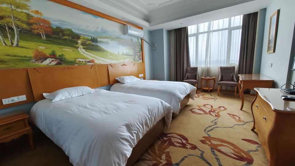 Cixi Languo Manju Hotel