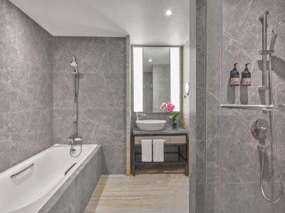 プレミアクラブウォーターフロントキングサイズベッド（新しく改装された部屋） グランド コプソーン ウォーターフロント シンガポールの写真