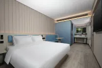 HanTing Hotel (Puyang Sports Stadium Lishan Road)