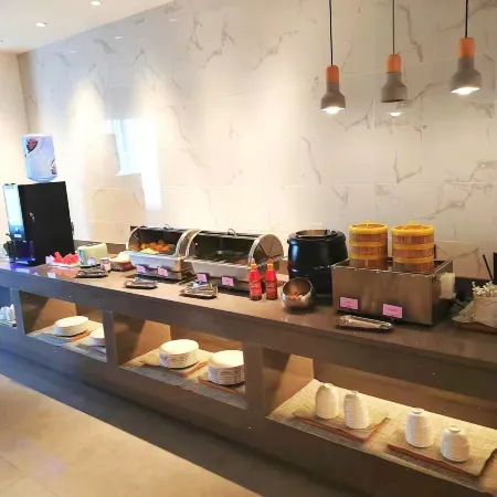 7Days Inn Hotel (Hengyang Shigu Academy Nanhua First Affiliated Store) Отели рядом с достопримечательностью «Hunan Technical College of Railway High-speed»