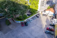 Jinlong Hotel - parkir