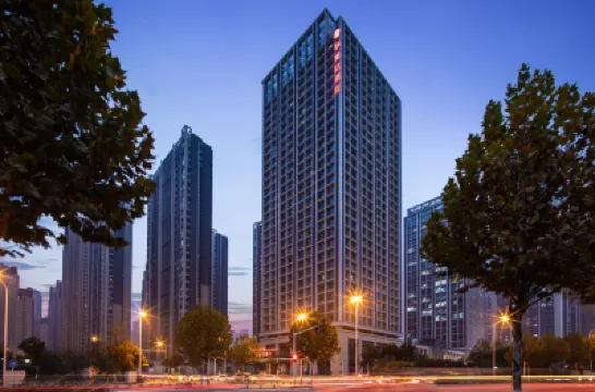 Ramada Wuhan Jiang'an (Hankou Railway Station) Hotels near HHAn Wuhan Polar Ocean Park