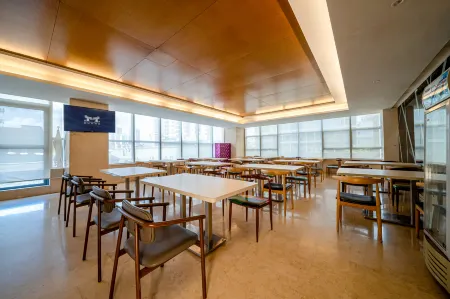 Melton Hotel Отели рядом с достопримечательностью «Guangxi Health Vocational and Technical College»