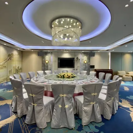 Gladden Hotel (Fenggang Town)