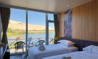 Yulong Shahu Container Hot Spring Hotel