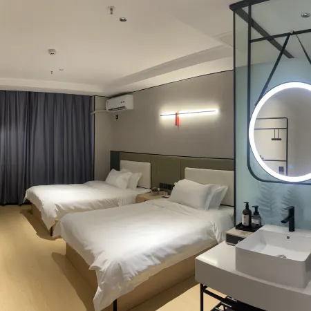 Yilan Garden Hotel (Nanhu Food City Wetland Park Branch)
