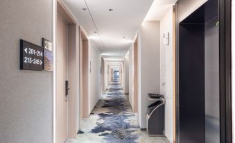 Yayuan Qianhai Hotel (Shenzhen Mawan Subway Station Branch)