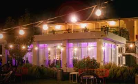 The Oriana Orange - Retro Hotel & Resort