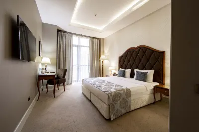 Sapphire Inn Hotel Hotel in zona Monument to Richard Sorge