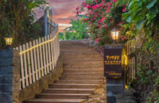 Weizhou Island leaves 1980 Seaview Resort Hotel (Drip Danping Shiluokou Scenic Area)