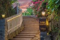 Weizhou Island leaves 1980 Seaview Resort Hotel (Drip Danping Shiluokou Scenic Area) Hotel in zona Weizhou Tower