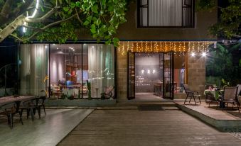 Zibeisha Light Luxury Art Seaview Inn