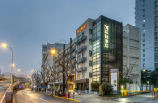 Maijin Hotel Hotels near Dabaishu Station