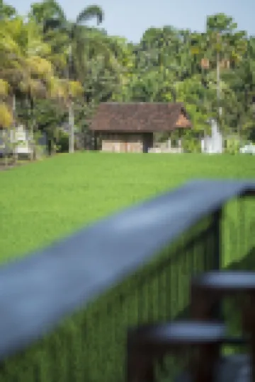 阿迪瓦娜比斯瑪酒店