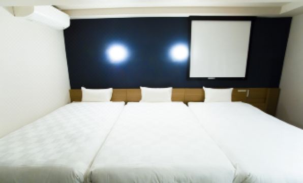 2. 호텔 글래드 원..