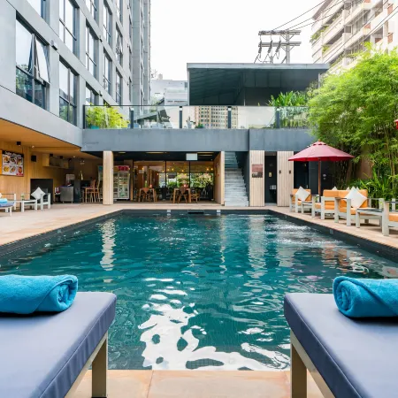 Galleria 12 Sukhumvit Bangkok by Compass Hospitality Отели рядом с достопримечательностью «Станция BTS Асок»