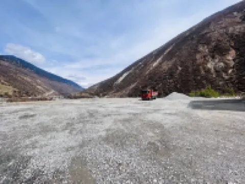 Yamocuo Hotel (Batang 318 National Highway) Hotels near Cuopu Valley Scenic Area