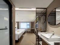 Mo Shang Qing Ju Hotel (Quliang Garment Industrial Park, South University Road, Zhengzhou) - balcony