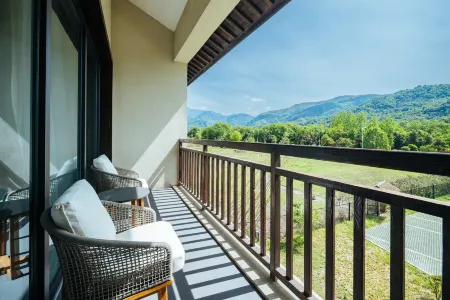 Jiuhua Mountain Dreamlike Hotel（Jiuhua Mountain Scenic Area Store） Отели рядом с достопримечательностью «Tianchi Ancient Temple»