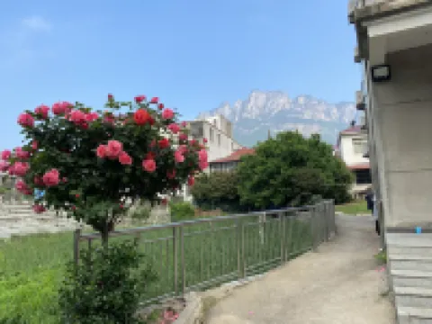 Lushan Yunwu Chinese Inn (Lushan East Gate Sandiequan Waterfall Ticket Office) Hotels near Three Cascades Waterfall