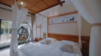 Banshan Banquan Wentang Homestay - parking