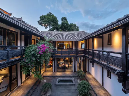 Lijiang Ancient Town, Mid-levels, No Noise Viewing Light Luxury Courtyard