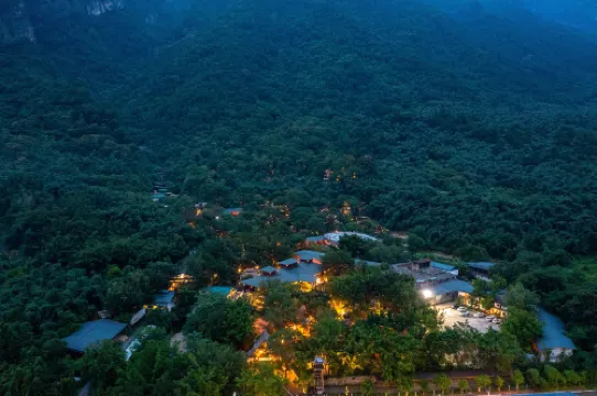 九州宿場(英徳天門溝宿場樹屋村)