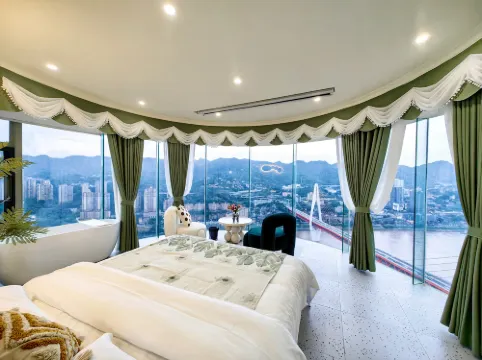 Guli · Hometown High-rise River View Homestay (Chaotianmen)