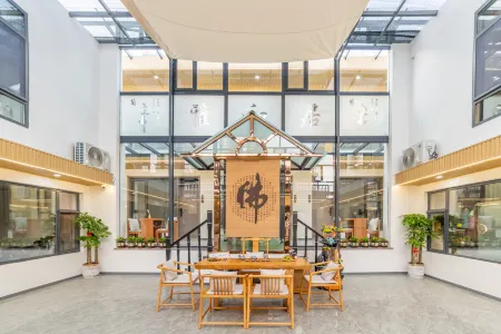 Ruinan Residence Villa Отели рядом с достопримечательностью «Dabai Tower»