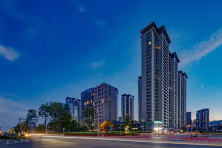 Kunming Shangjing Hotel (Sunac Cultural Tourism City Dianchi Houhai) Отели рядом с достопримечательностью «Sanjiacun Reservoir»