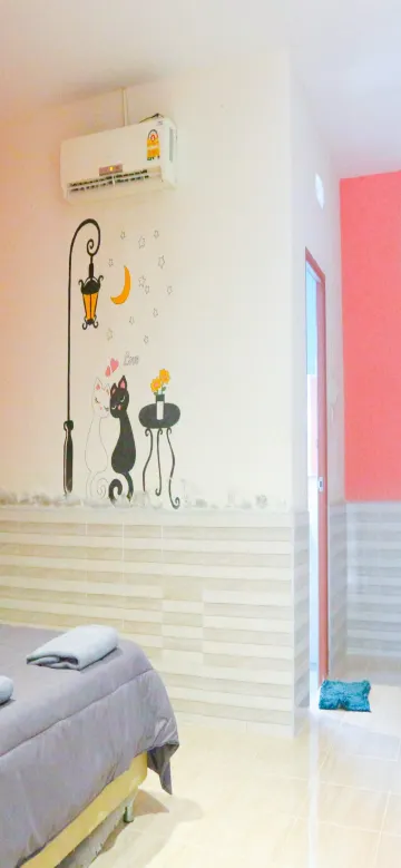 ห้องดีลักซ์ เตียงใหญ่ 1 เตียง