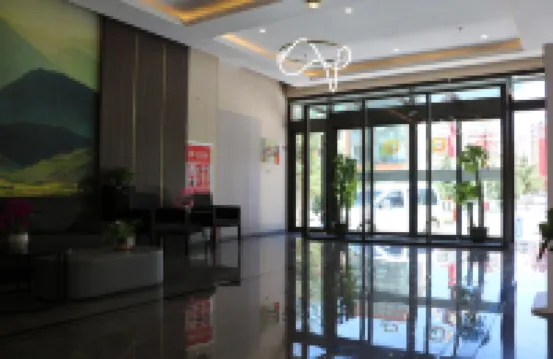 QIyue Yaju Hotel