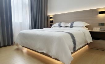 Cenxi Land, Sea and Air Hotel