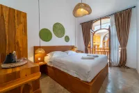 YULAMAN Hotel