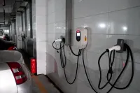 Lavande Hotel(Shaoshan Former Residence Scenic Area High Speed Railway Station Hotel) - parking
