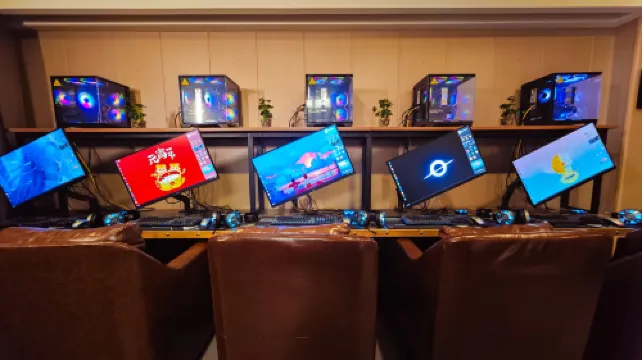 肥東嗯哼電競民宿