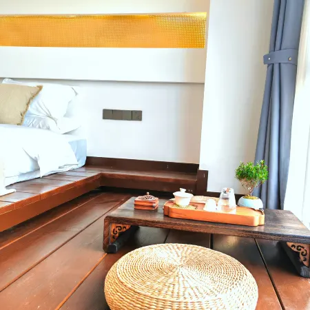 Lizhuang Half-Acre Blossom Field Homestay